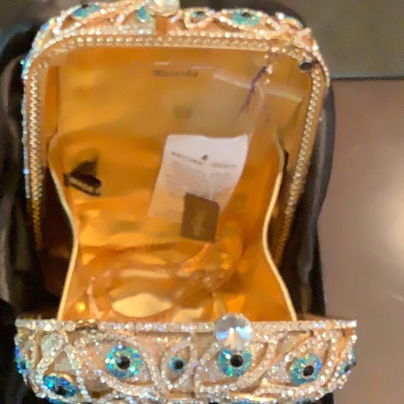 Gorgeous peacock eyespot bedazzled clutch - Picture 4 of 7